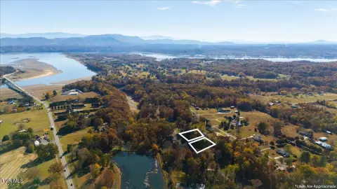 Large Lot Near Douglas Lake