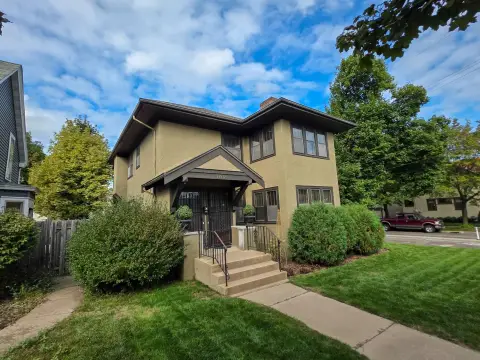 Duplex with Lower-Level Unit