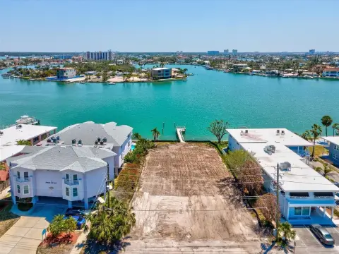 Waterfront Lot in Treasure Island