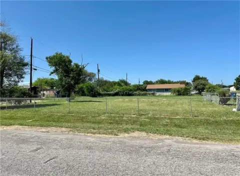 Residential Lot in Ingleside, TX