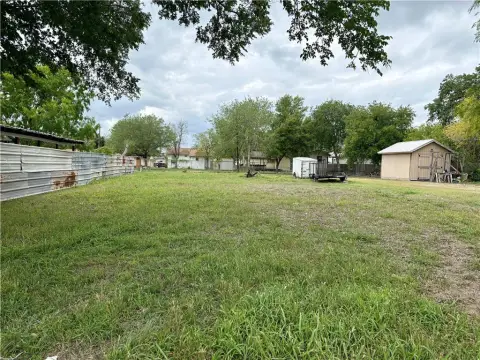 Vacant Land in Central Sinton
