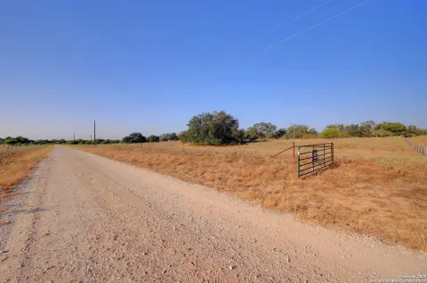 Unrestricted Acreage in Pleasanton, Texas