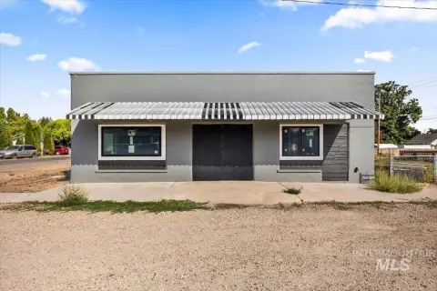 Homedale Commercial Property For Sale