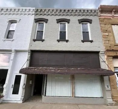 Commercial Building in Historic Downtown