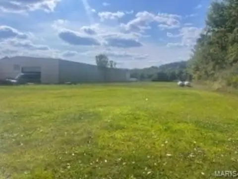 Cedar Hill Industrial Space