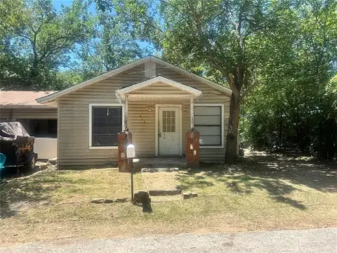 Duplex on Spacious Lots