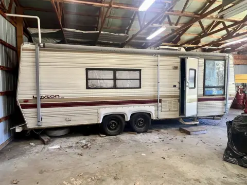Aviation Property with Pole Building