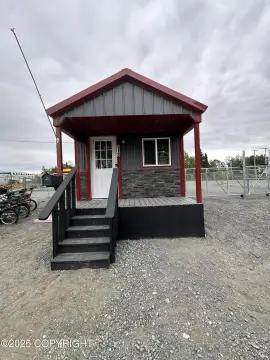 Renovated Mixed-Use Building in Kenai