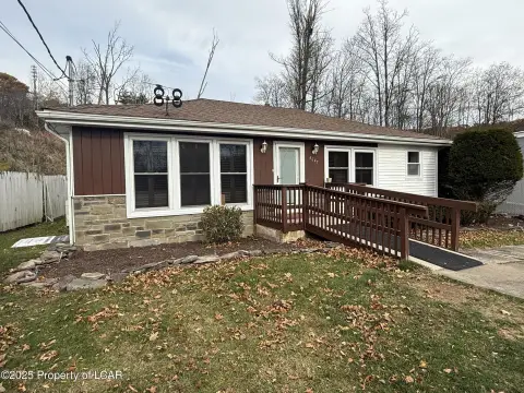 Harveys Lake Commercial Building