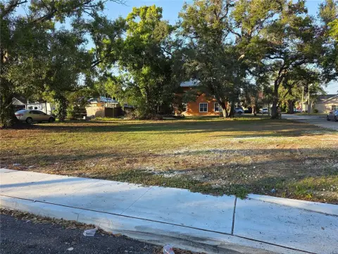 Bradenton Corner Lot Opportunity
