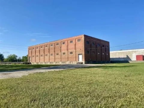 Versatile Randolph Commercial Space