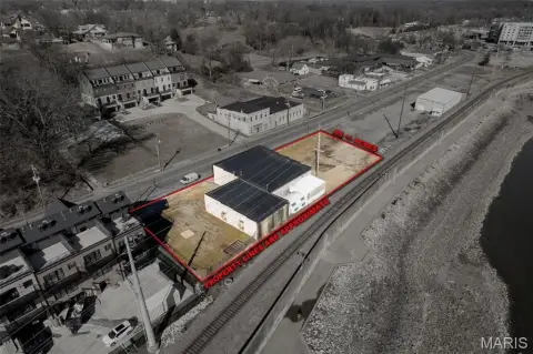 Versatile Riverfront Commercial Property