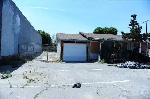 Mixed-Use Property in Santa Ana