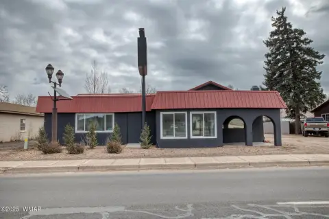 Turnkey Restaurant Building in Lakeside