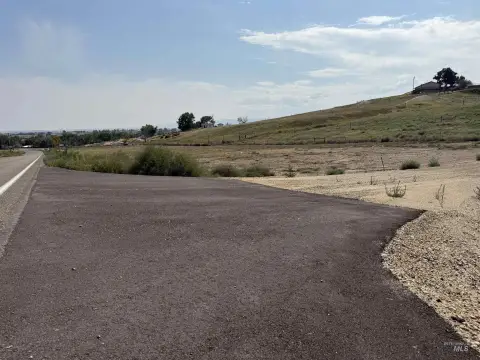 Homedale Land with Elevated Views