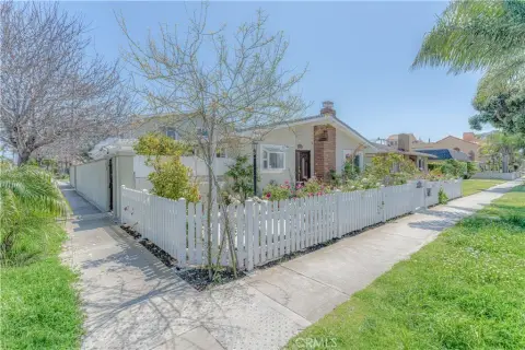 Triplex with Private Unit Entries