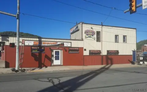 Johnstown Bar/Restaurant with Outdoor Pavilion