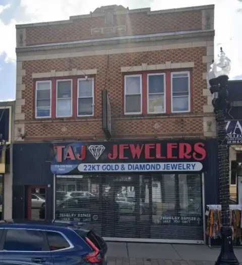 Devon Avenue Retail Space Available