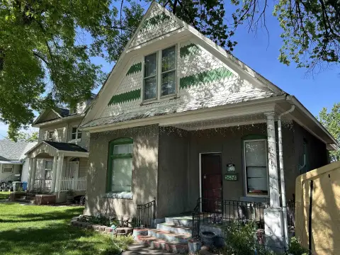 Vintage Duplex with Separate Apartment