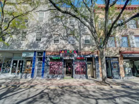 Turnkey Restaurant & Lounge For Sale