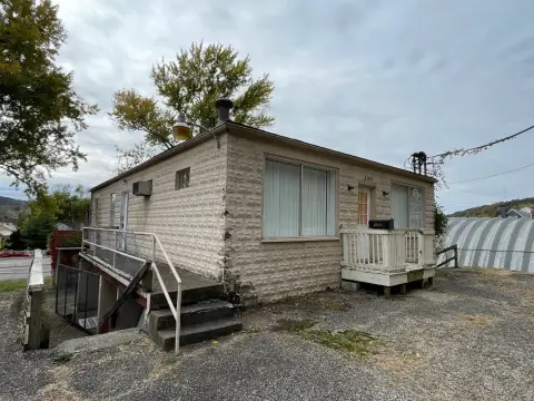 Charleston Commercial Building with Adaptable Layout