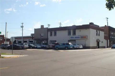 Versatile Commercial Property with Living Space