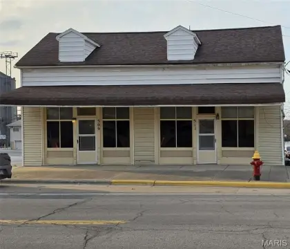 Evansville Commercial Property with Apartment