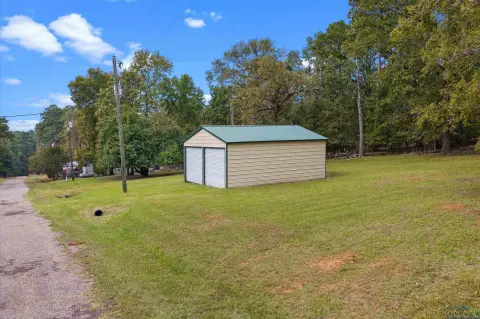 Land with Metal Shop