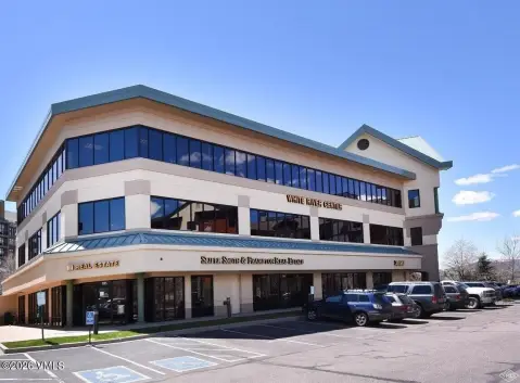 Versatile Commercial Space in Avon