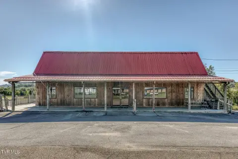 Versatile Retail Space in Johnson