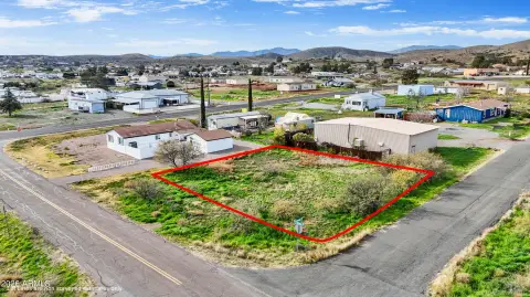 Commercial Vacant Lot in Mayer