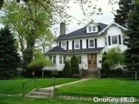 Huntington Office Suite with Amenities