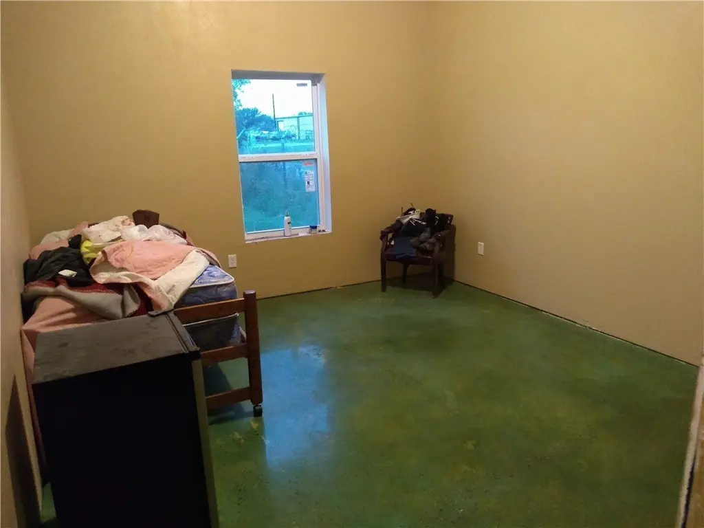 Picture 4