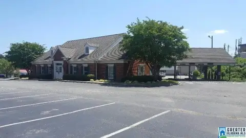 Versatile Commercial Building in Pleasant Grove
