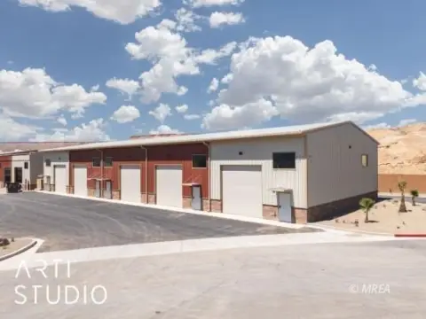 Versatile Commercial Building in Mesquite