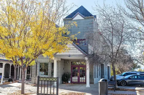 Turnkey Storefront on Broadway, Eagle