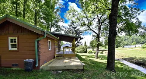 Equestrian Estate with Mountain Views
