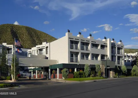 Prime Avon Retail/Office Space