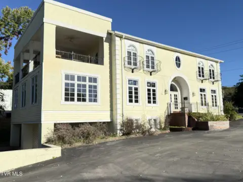 French Design Office Building