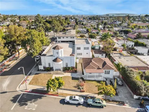 Versatile Santa Monica Property