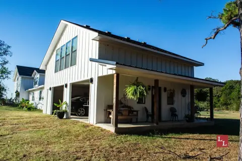 Oklahoma Farmhouse on 120 Acres