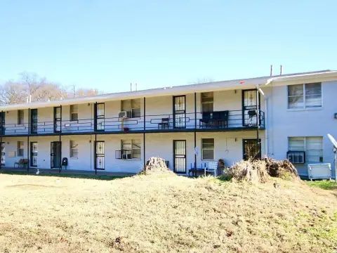 Memphis Apartment Building with Potential