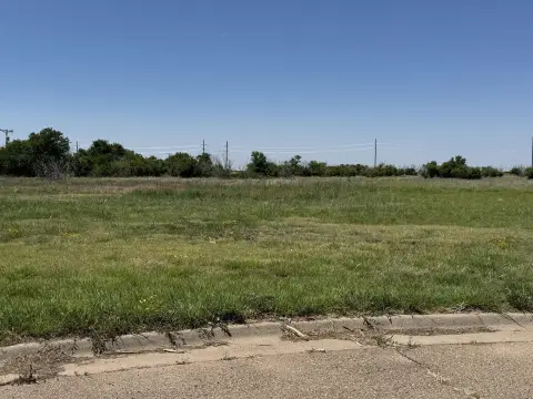 Residential Land in Dumas, TX