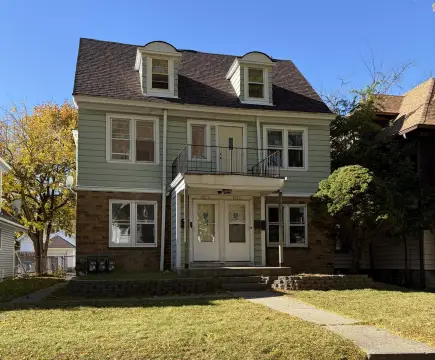 Milwaukee Triplex Near St. Joseph's