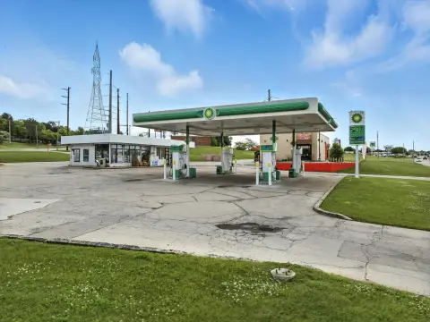Green Bay Gas Station Opportunity