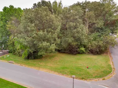 Residential Lot in Rivermont