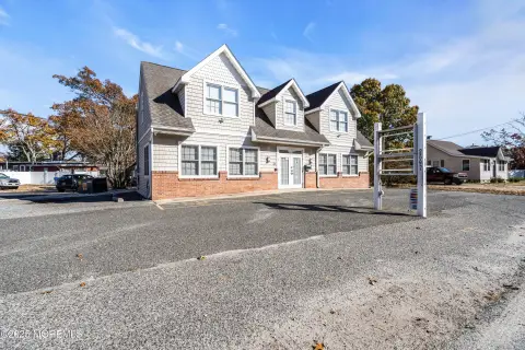 Renovated Office/Retail Building on Hooper
