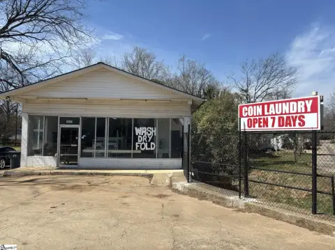 Operational Laundromat in Greenville, SC
