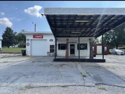 Tuscumbia Commercial Property on Highway