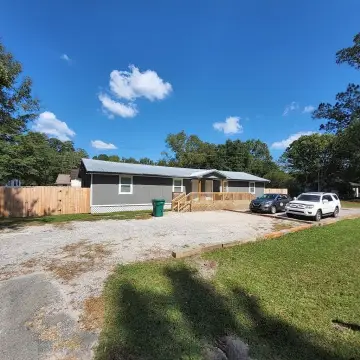 Remodeled Duplex in Pinewood, SC